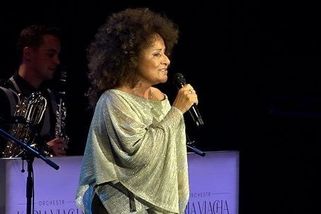 Vážně jí je už 73 let? Jitka Zelenková se nebojí ani sociálních sítí. Zveřejňuje i fotky v plavkách - Super.cz